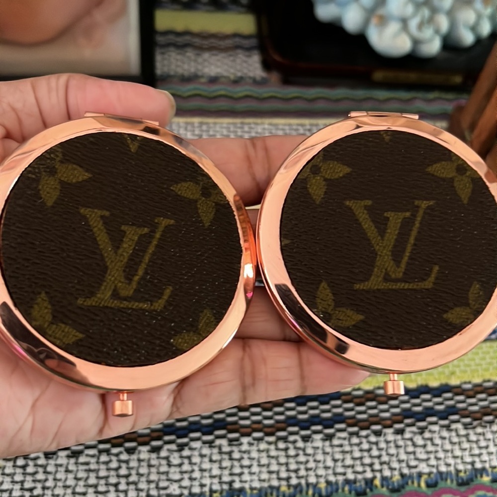 Compact Mirror - Picture 10 of 10